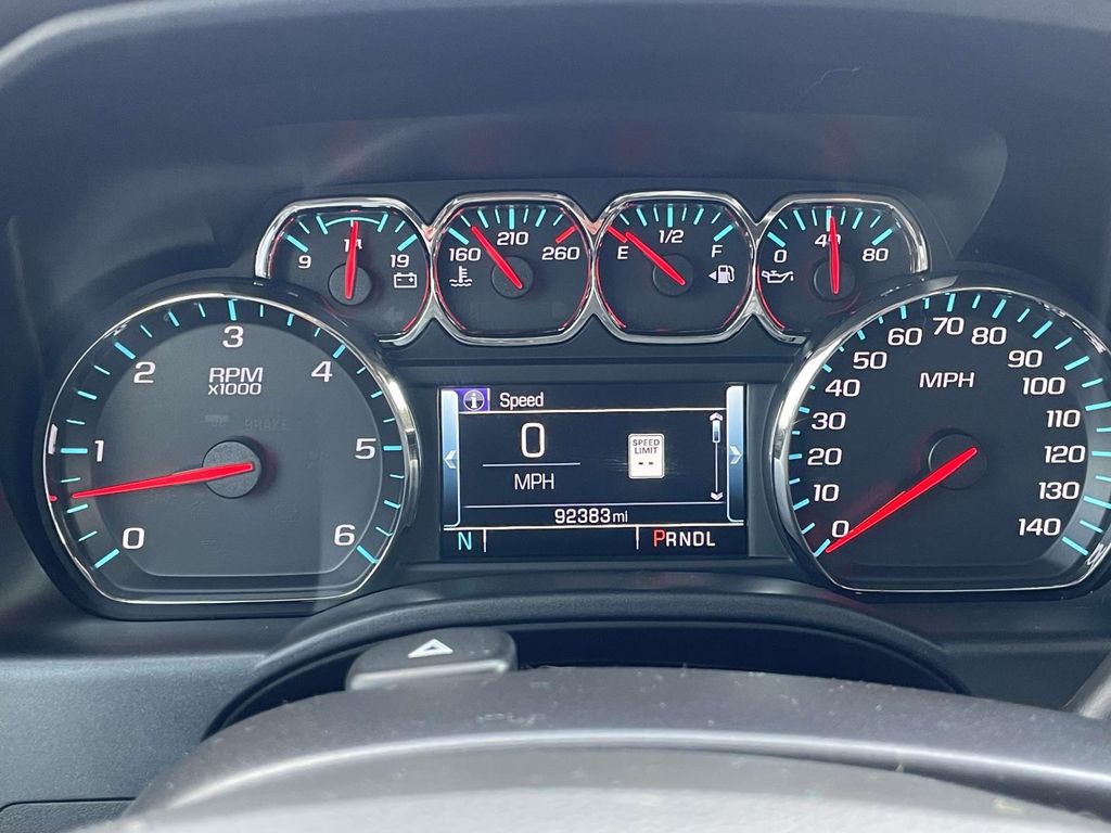 Vehicle photo 28