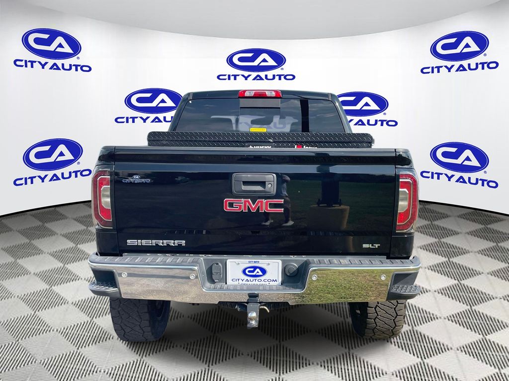 Vehicle photo 5