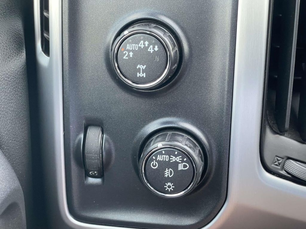 Vehicle photo 36