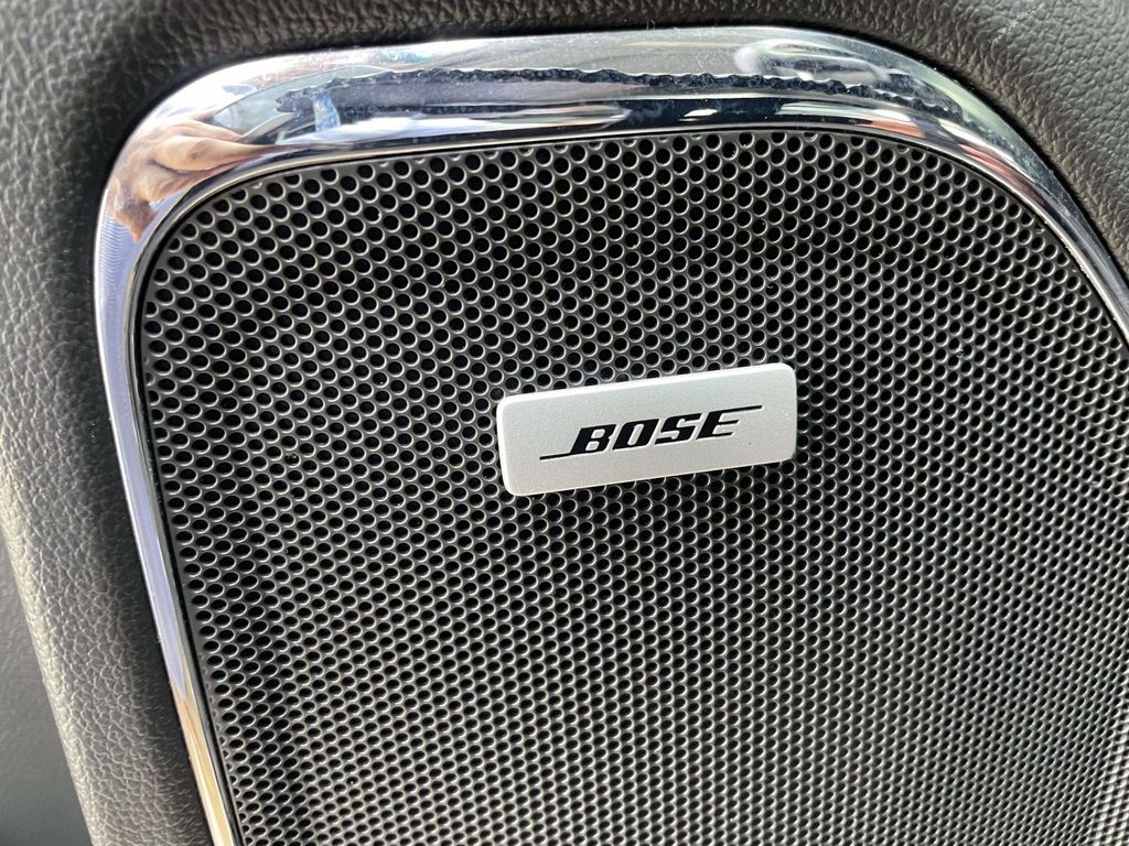 Vehicle photo 21