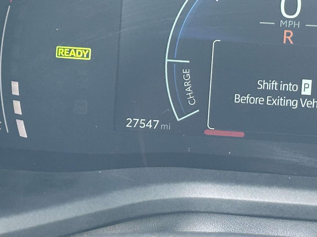 Vehicle photo 38