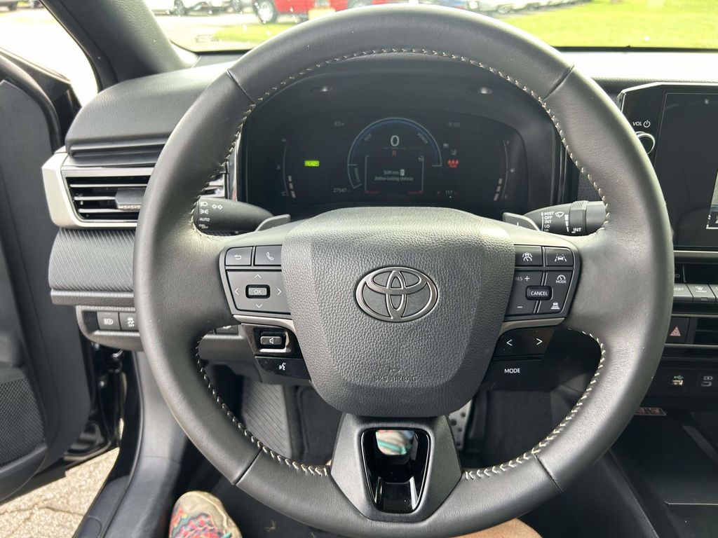Vehicle photo 37