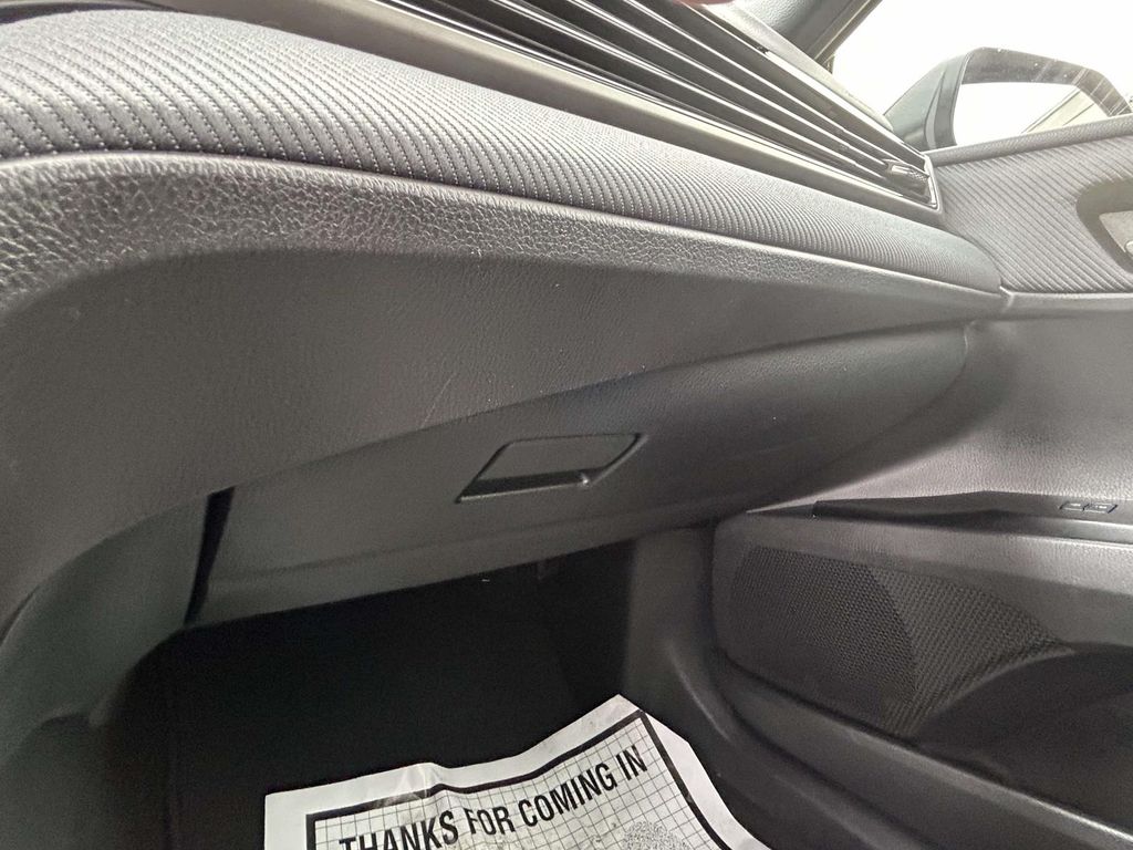 Vehicle photo 34