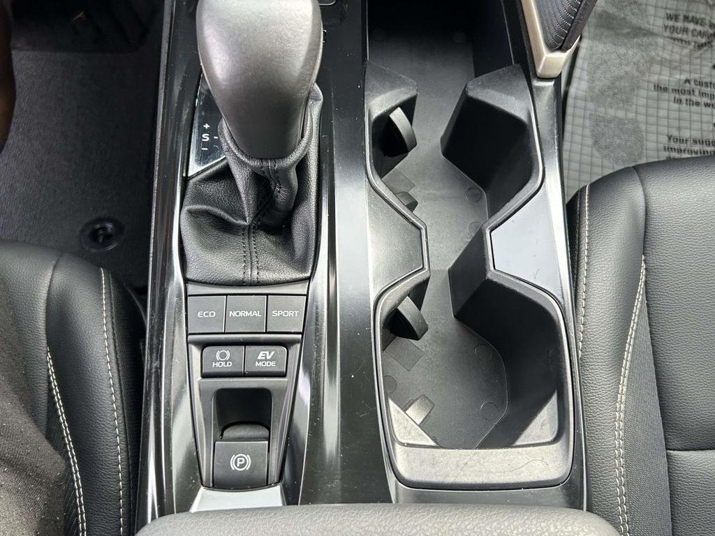 Vehicle photo 32