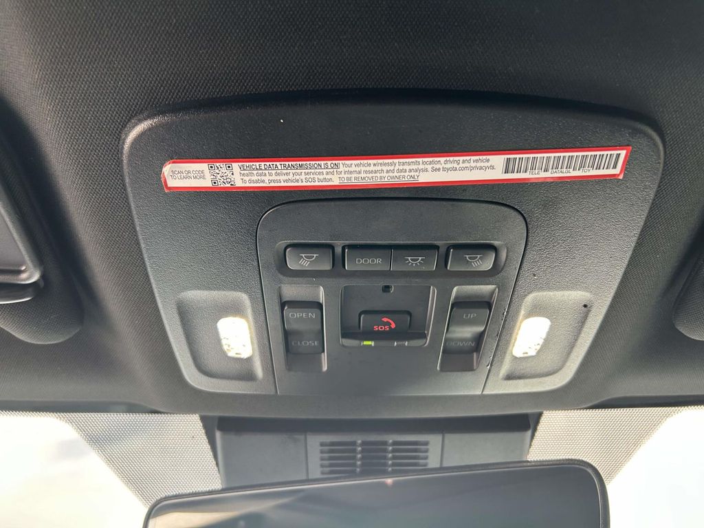 Vehicle photo 35