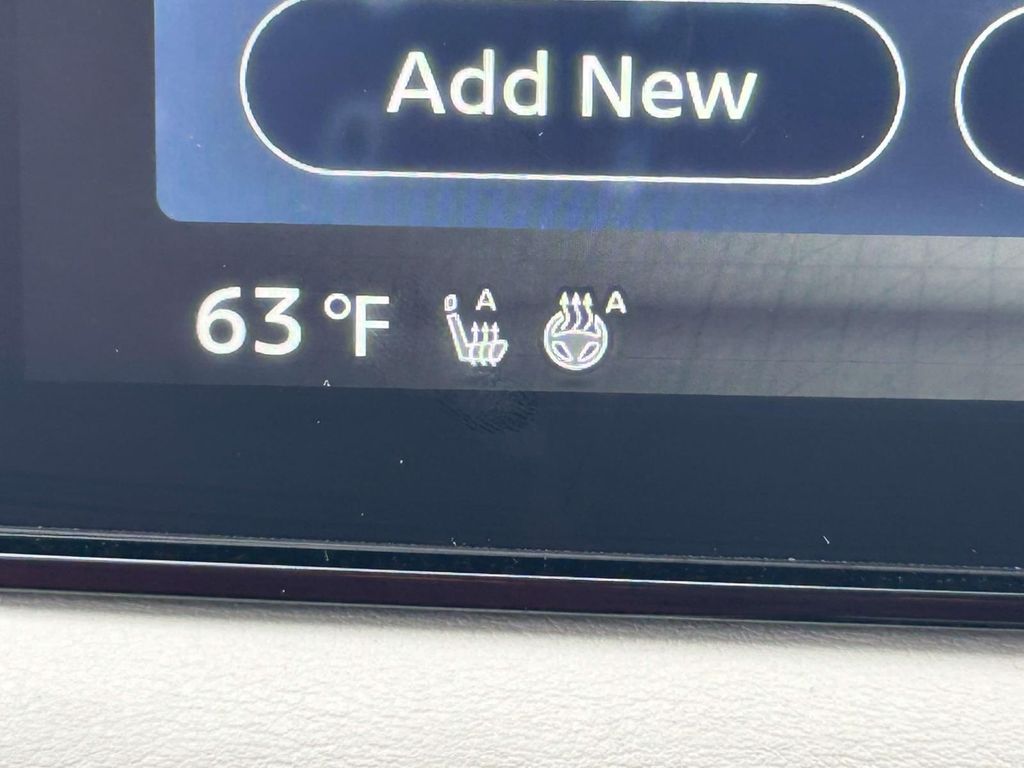 Vehicle photo 32