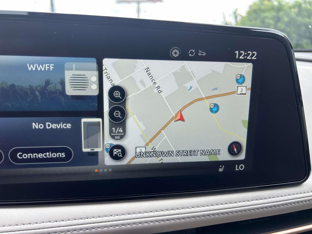 Vehicle photo 30