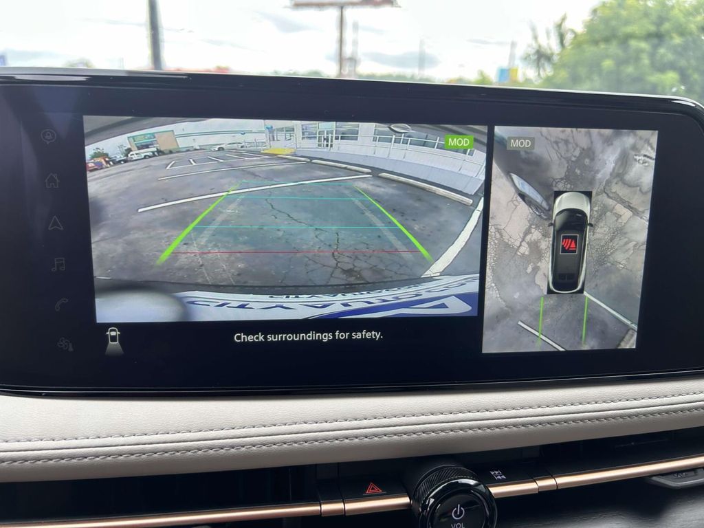 Vehicle photo 31