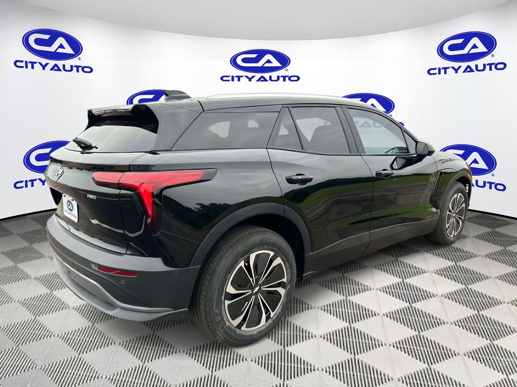 Vehicle photo 3