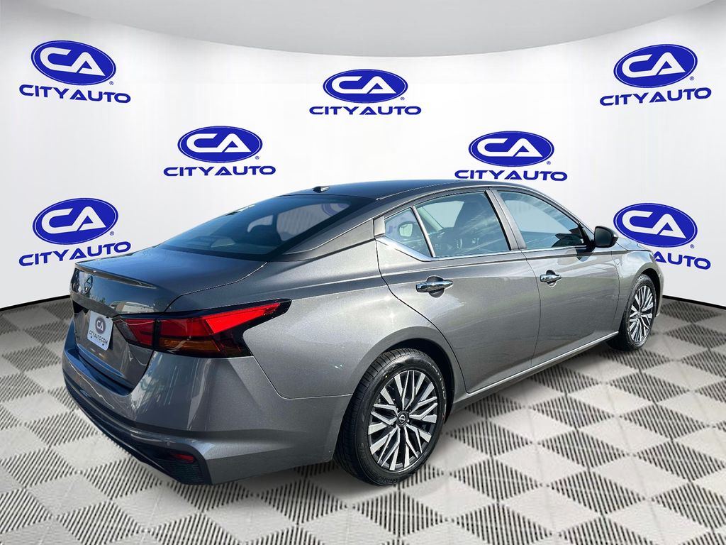 Used 2025 Nissan Altima Sedan