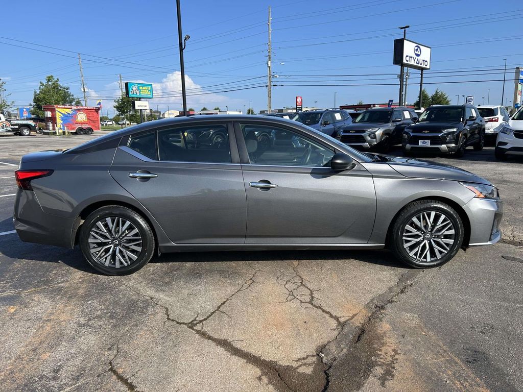 Used 2025 Nissan Altima Sedan