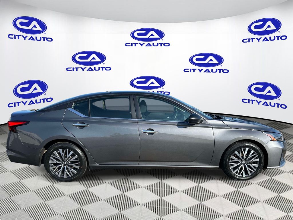 Used 2025 Nissan Altima Sedan