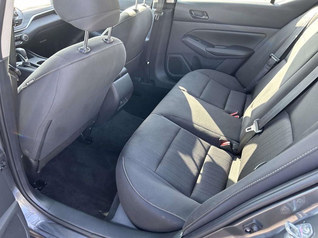Used 2025 Nissan Altima Sedan