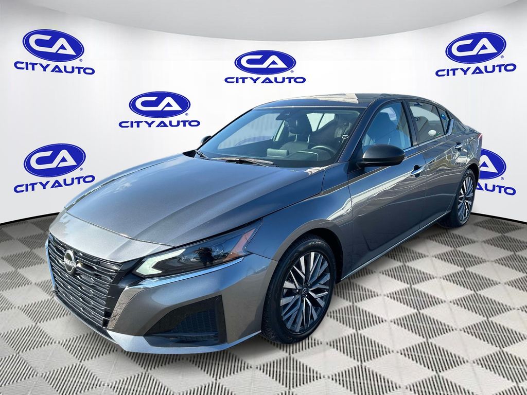 Used 2025 Nissan Altima Sedan