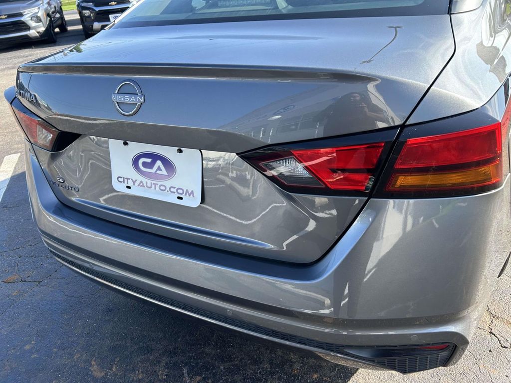 Used 2025 Nissan Altima Sedan