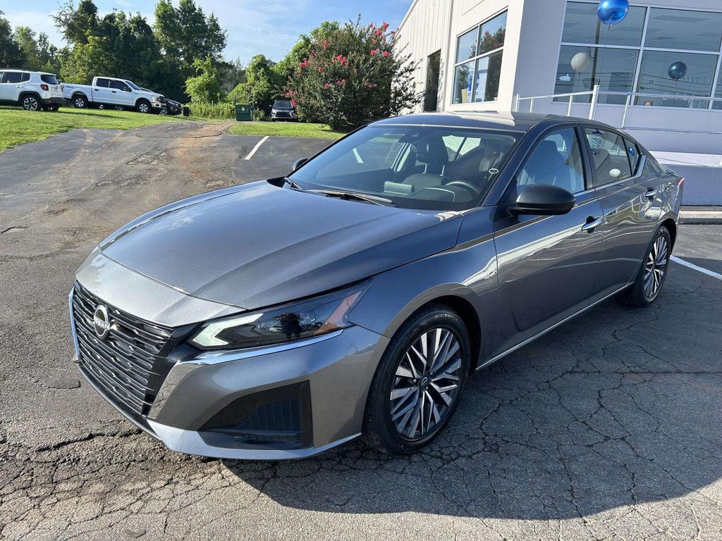 Used 2025 Nissan Altima Sedan