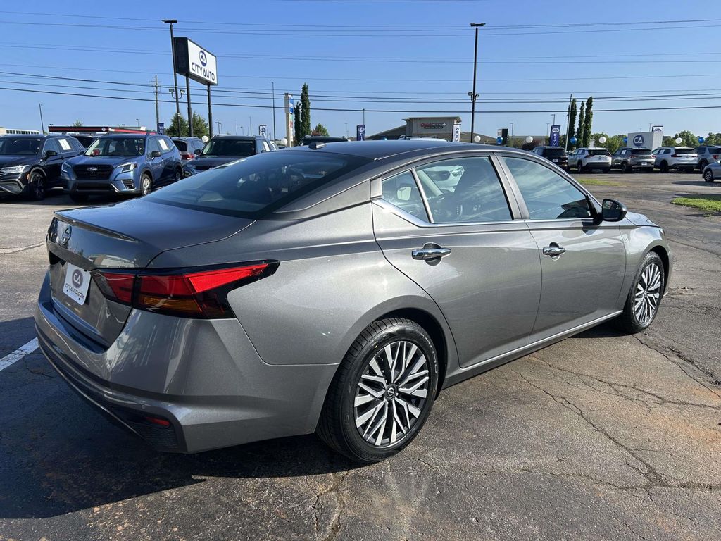 Used 2025 Nissan Altima Sedan