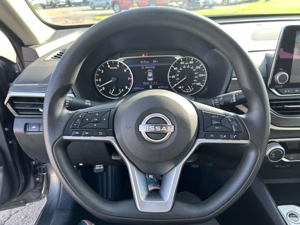 Used 2025 Nissan Altima Sedan