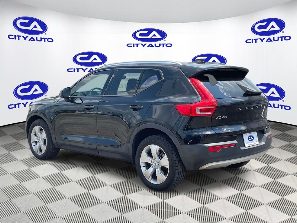 Used 2021 Volvo XC40 T5 SUV