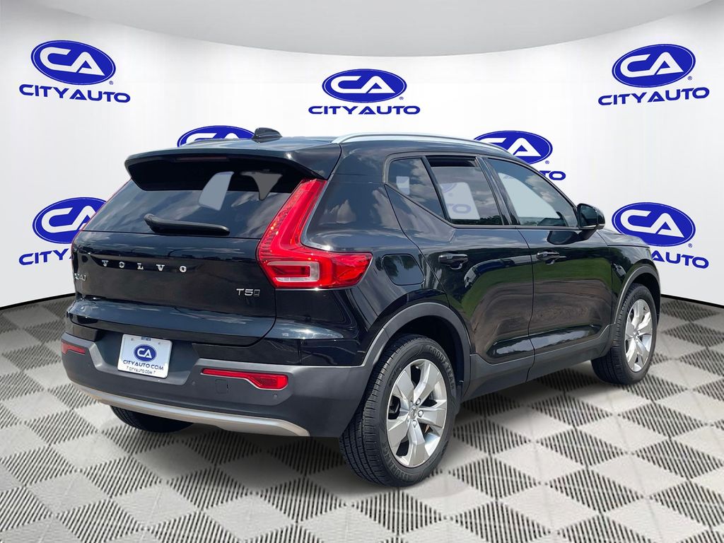 Used 2021 Volvo XC40 T5 SUV