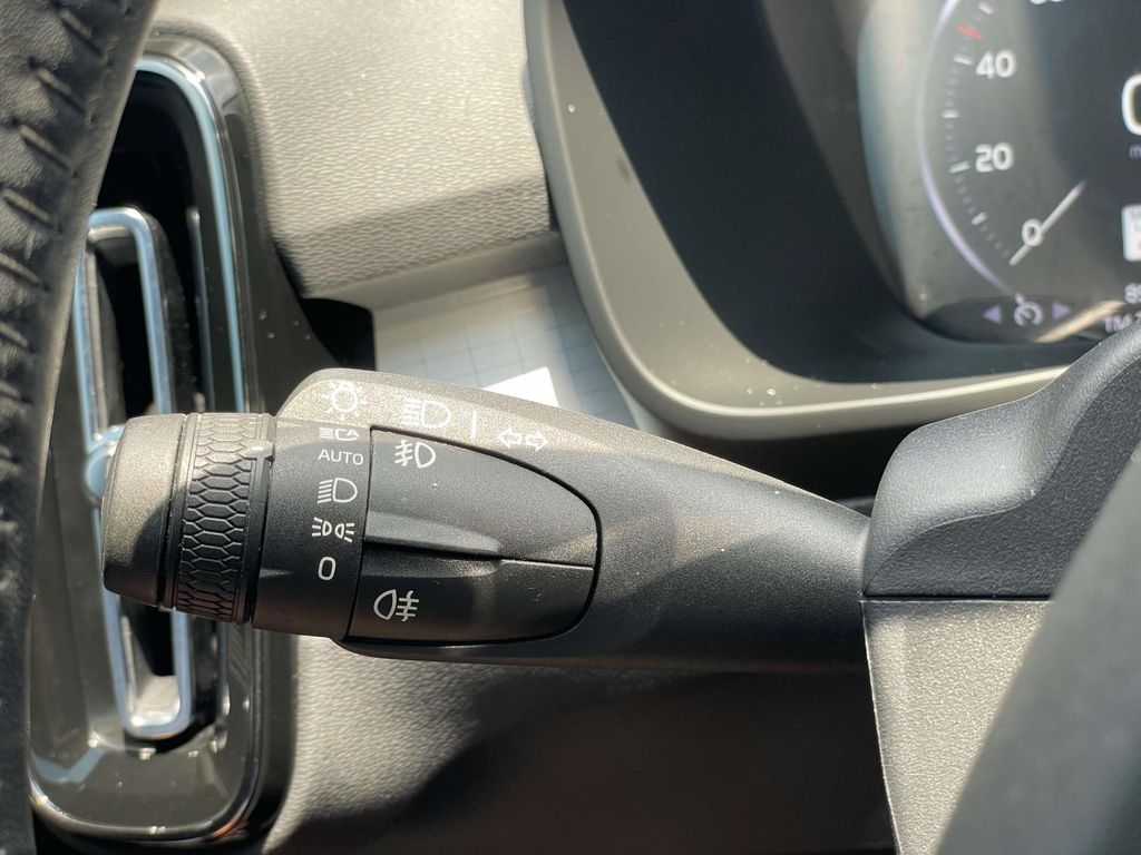 Used 2021 Volvo XC40 T5 SUV