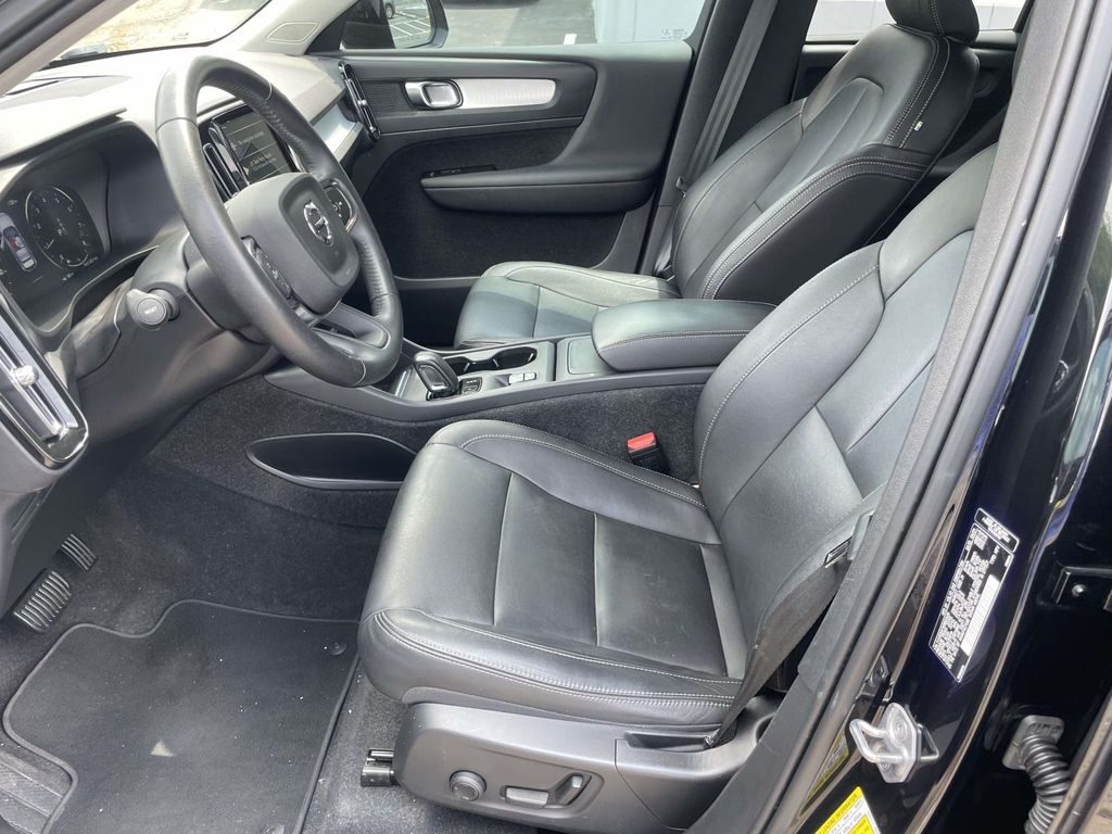 Used 2021 Volvo XC40 T5 SUV