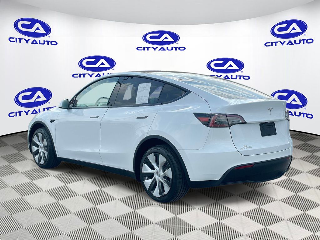 Vehicle photo 6