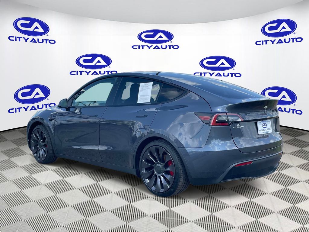 Vehicle photo 6