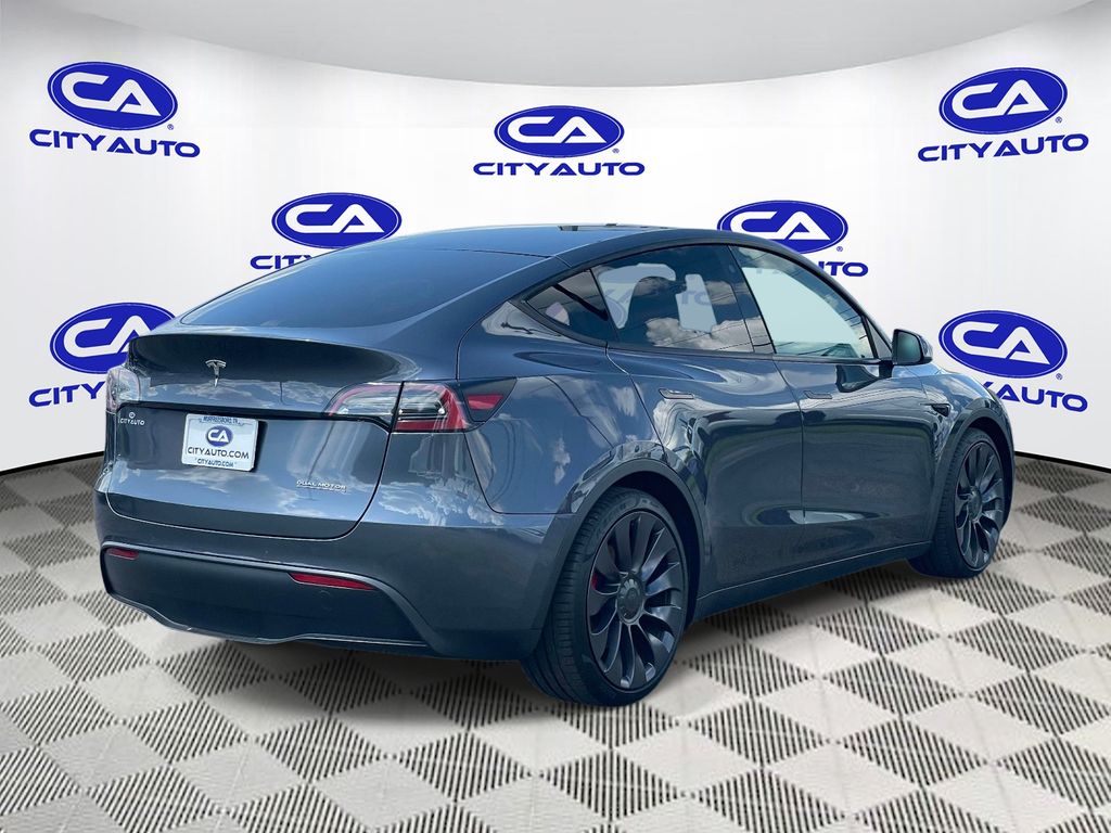 Vehicle photo 3