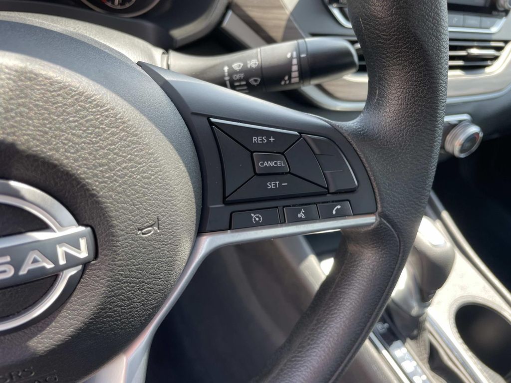 Used 2025 Nissan Altima Sedan