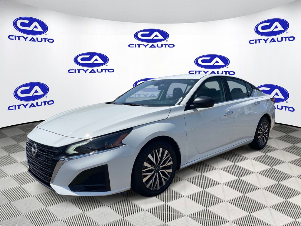 Used 2025 Nissan Altima Sedan