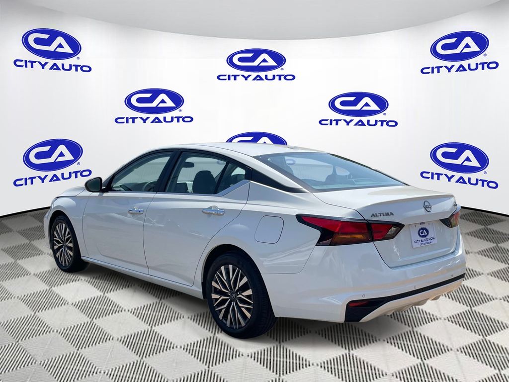 Used 2025 Nissan Altima Sedan