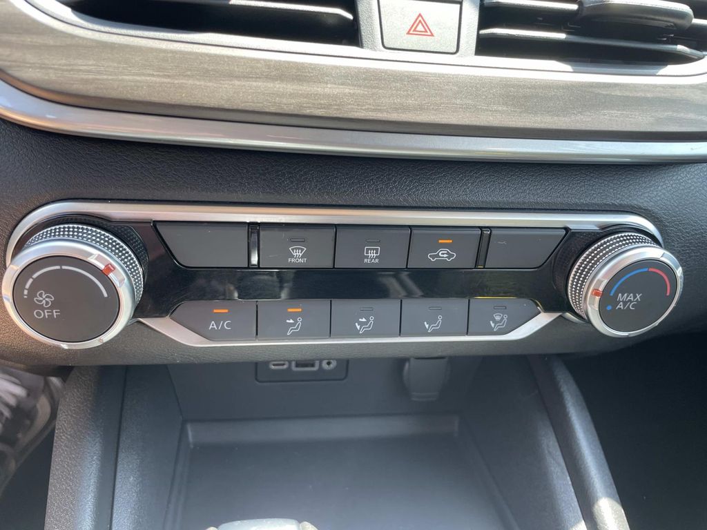 Used 2025 Nissan Altima Sedan