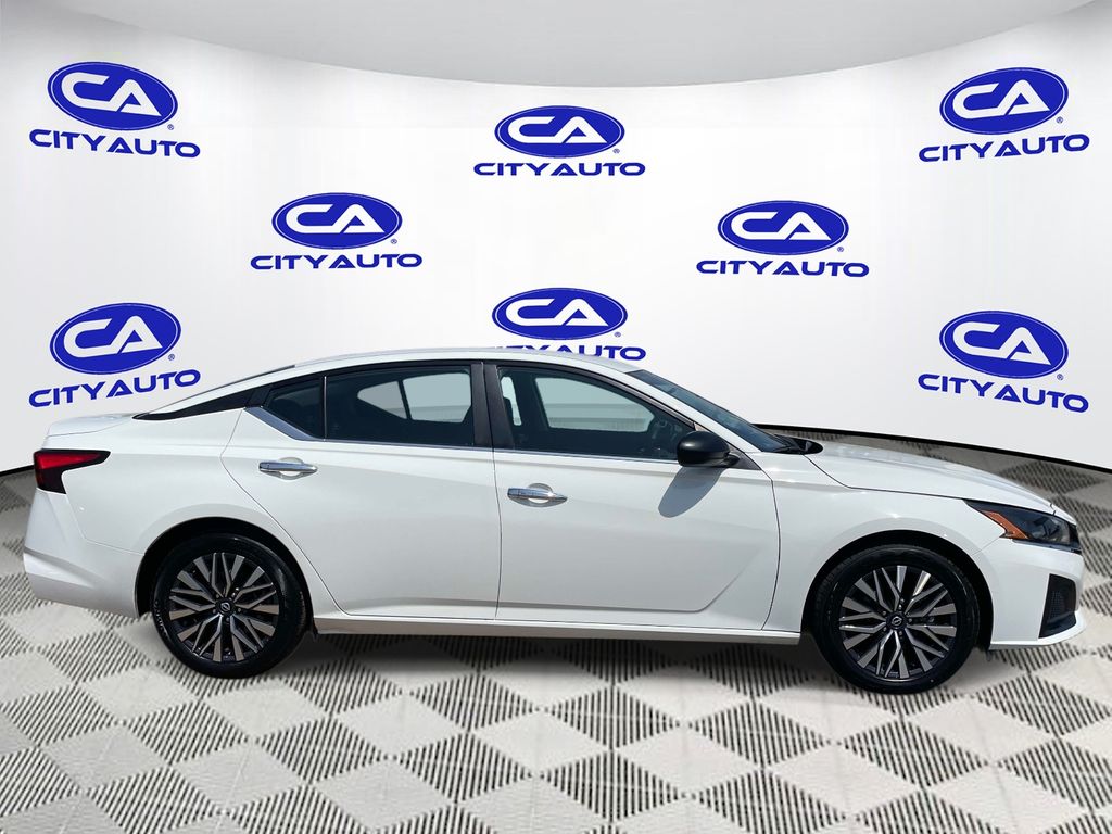 Used 2025 Nissan Altima Sedan