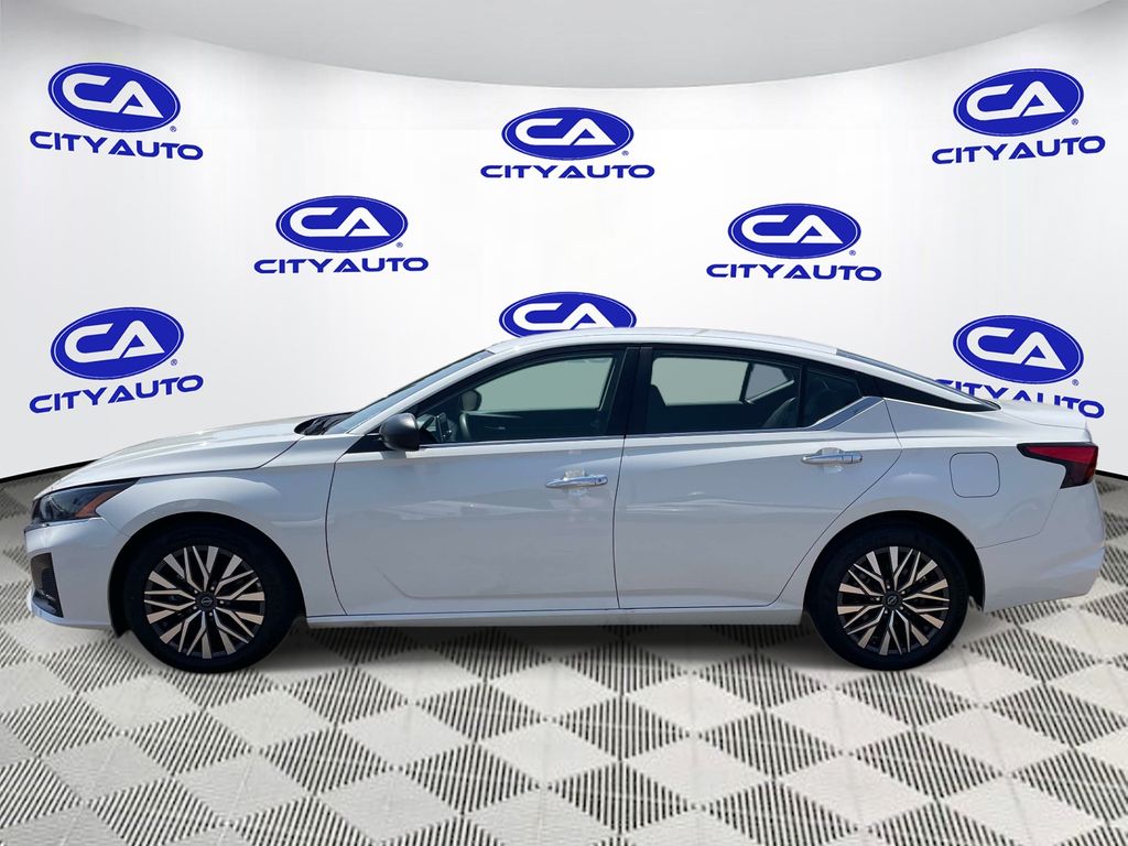 Used 2025 Nissan Altima Sedan