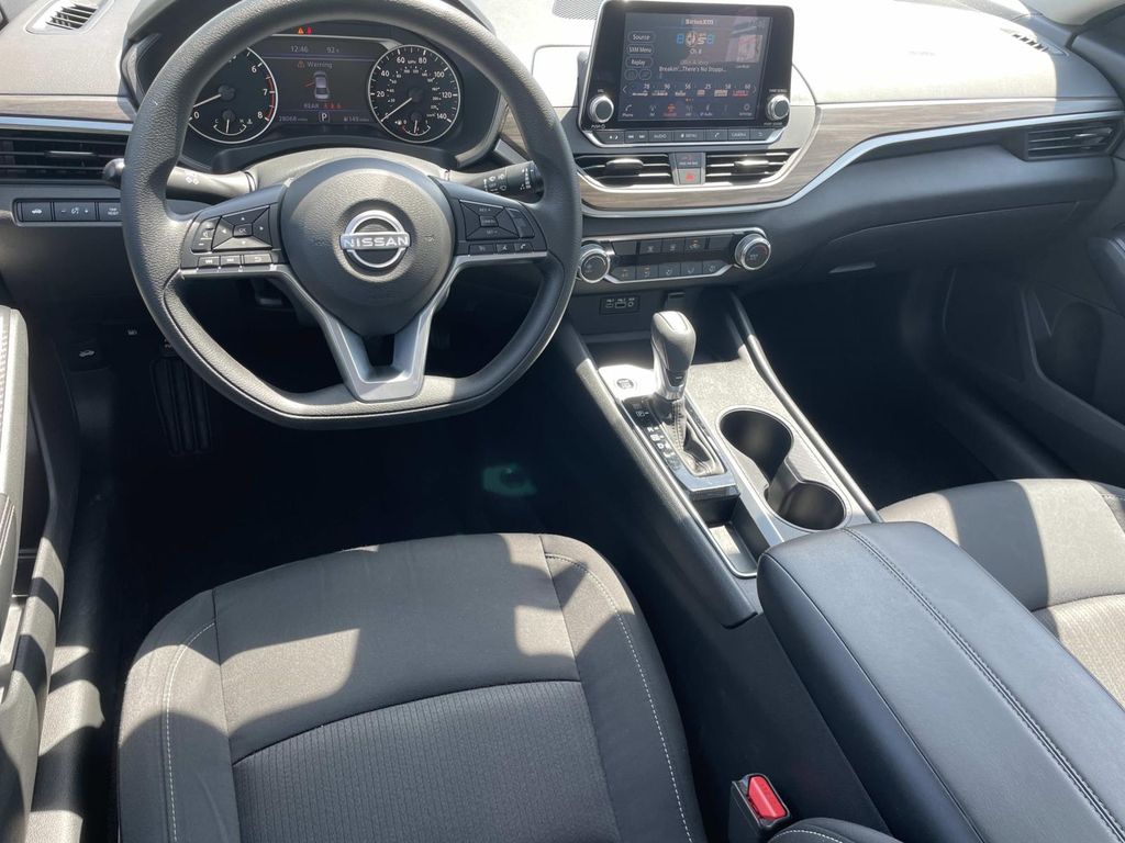 Used 2025 Nissan Altima Sedan