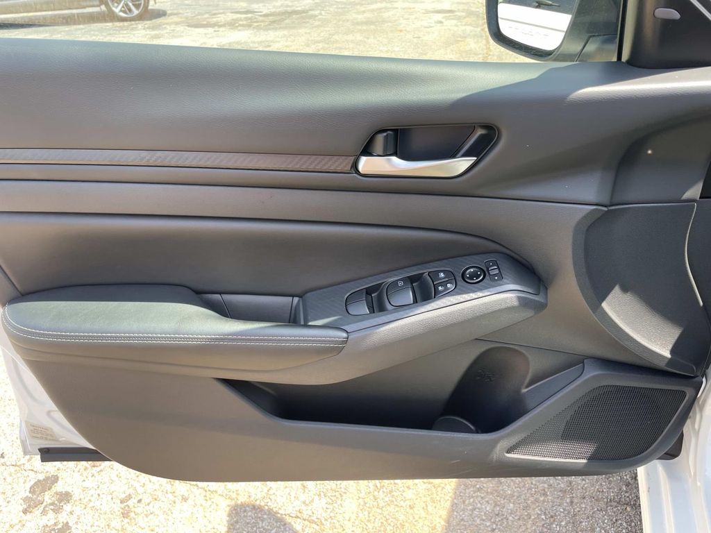 Used 2025 Nissan Altima Sedan