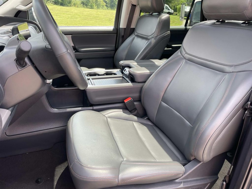 Used 2025 Ford Expedition SUV