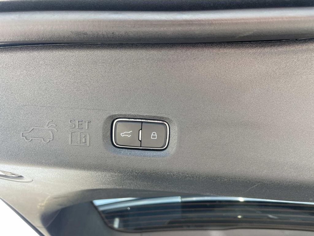 Used 2025 Ford Expedition SUV
