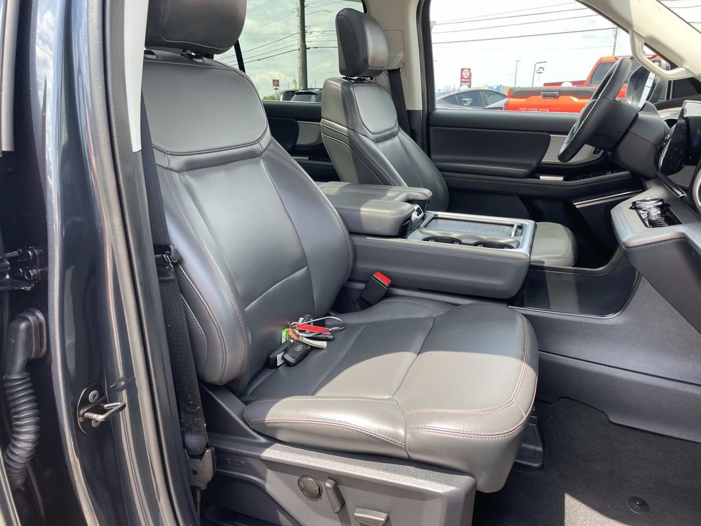 Used 2025 Ford Expedition SUV