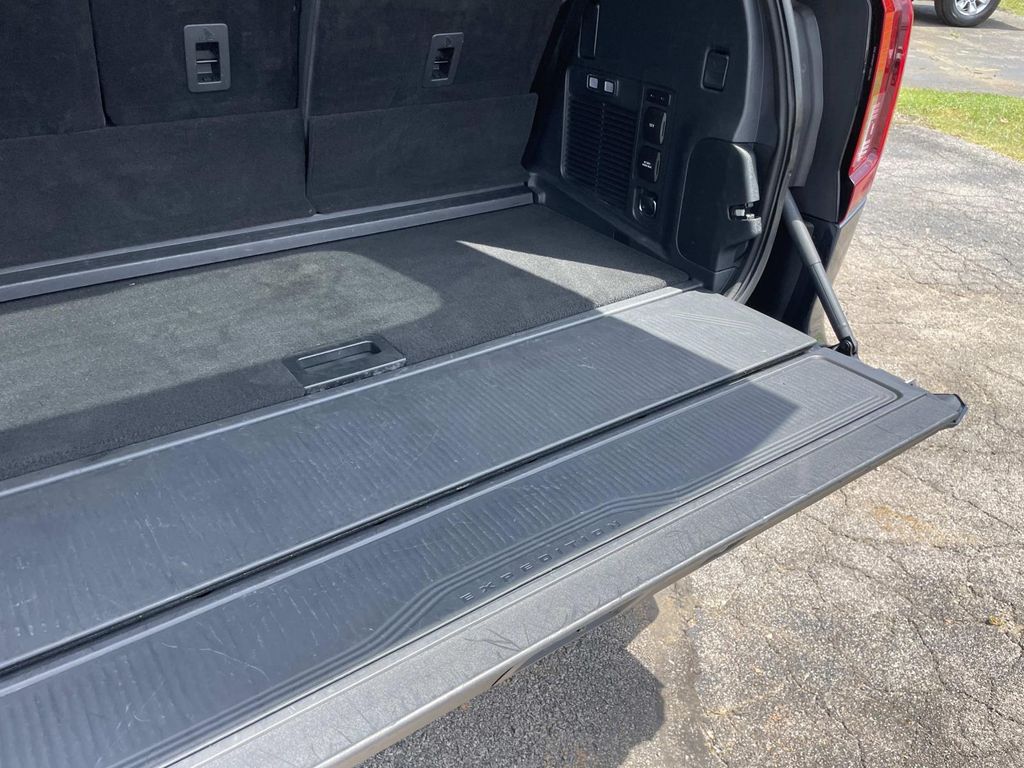 Used 2025 Ford Expedition SUV