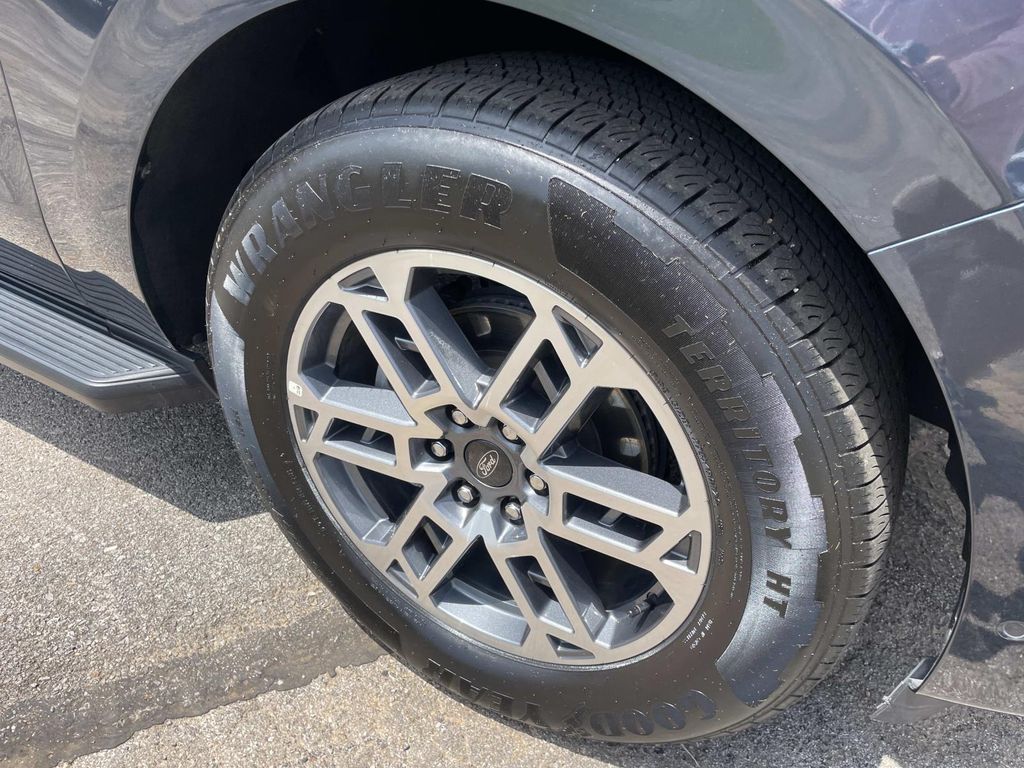 Used 2025 Ford Expedition SUV