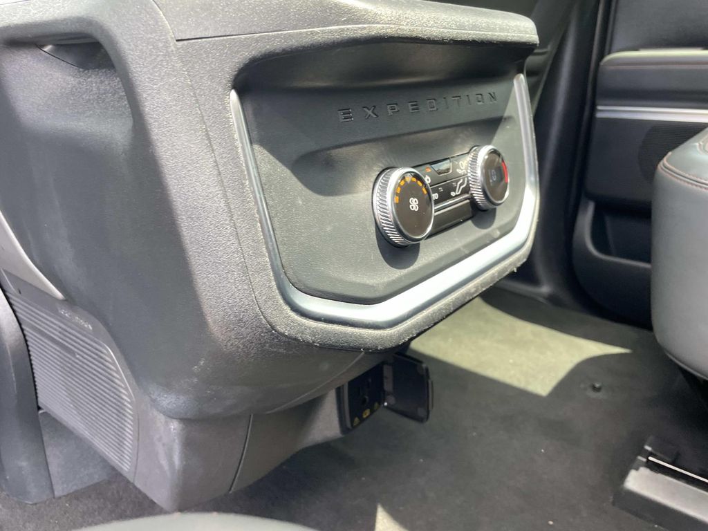 Used 2025 Ford Expedition SUV