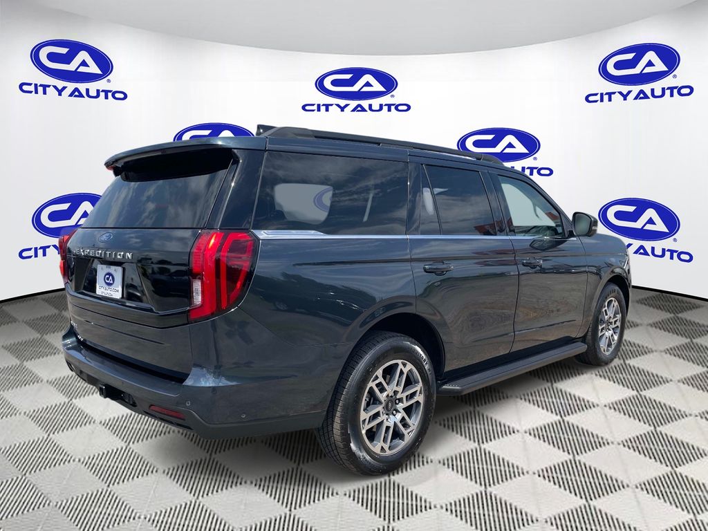 Used 2025 Ford Expedition SUV