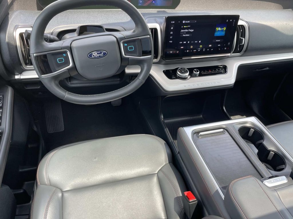 Used 2025 Ford Expedition SUV