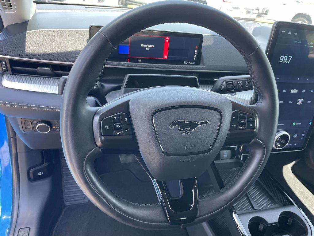 Vehicle photo 20