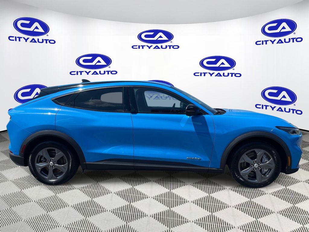 Vehicle photo 2