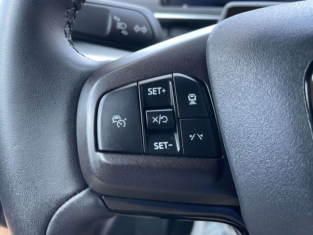 Vehicle photo 22