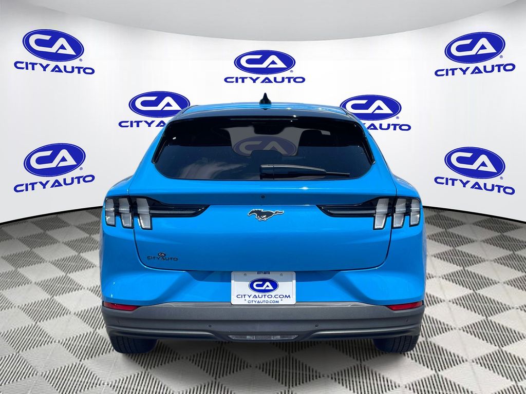 Vehicle photo 5