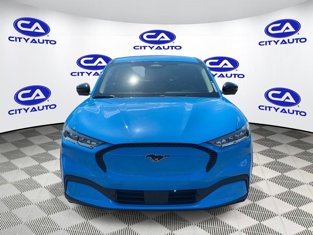 Vehicle photo 10